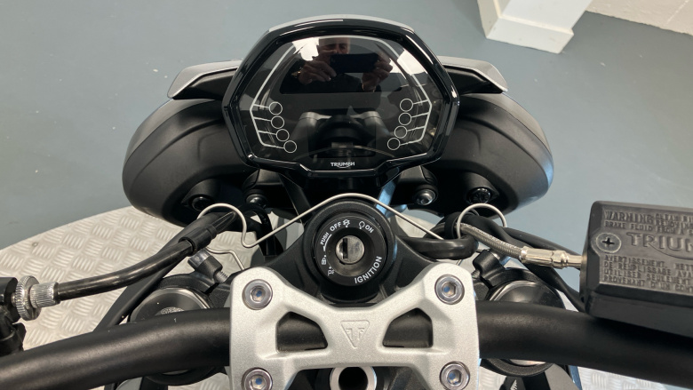 Triumph Street Triple R (23MY)